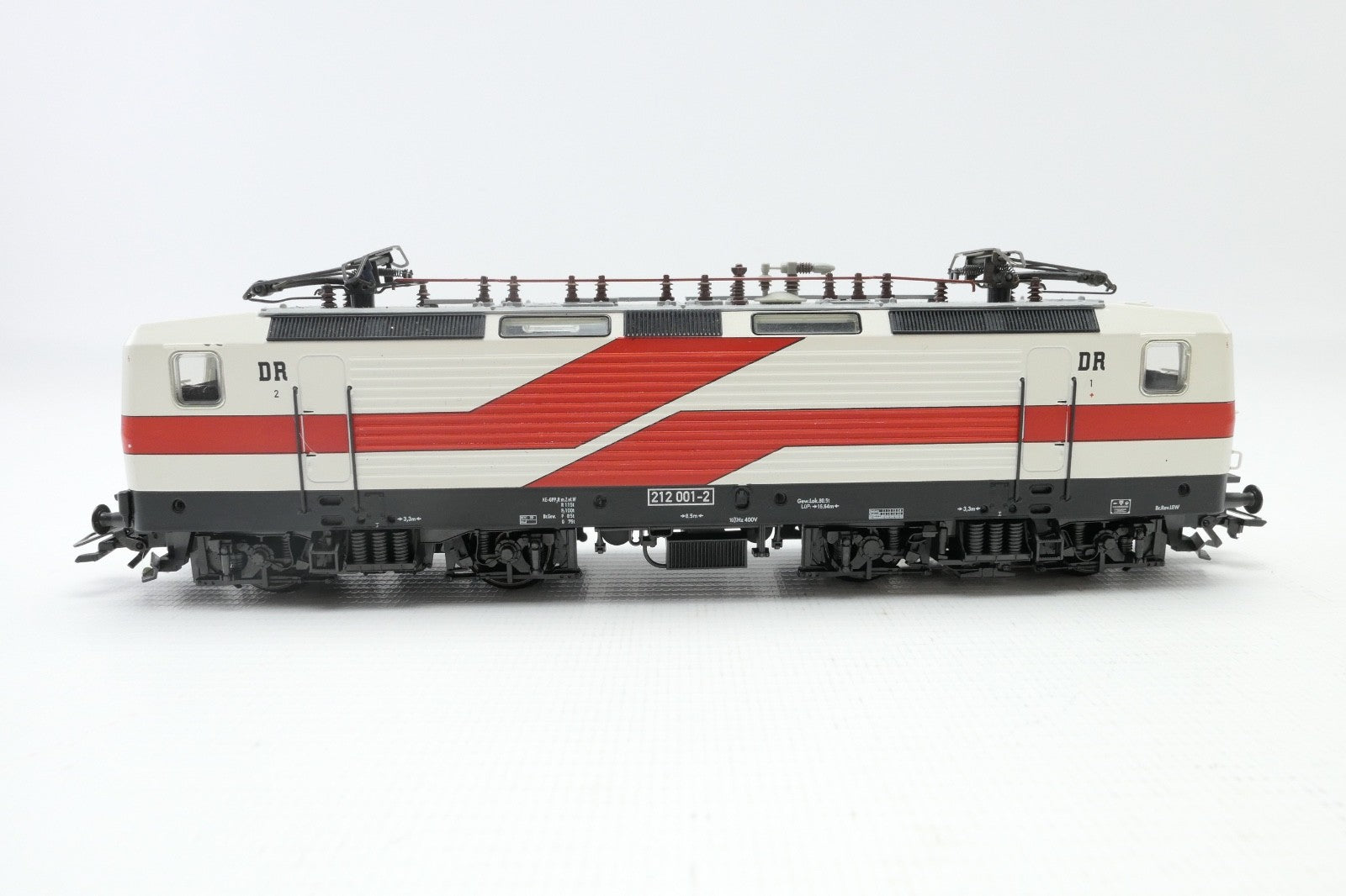 Märklin H0 34411 E-Lok BR 212 001-2 der DR, WS, Delta Digital in EVP.3