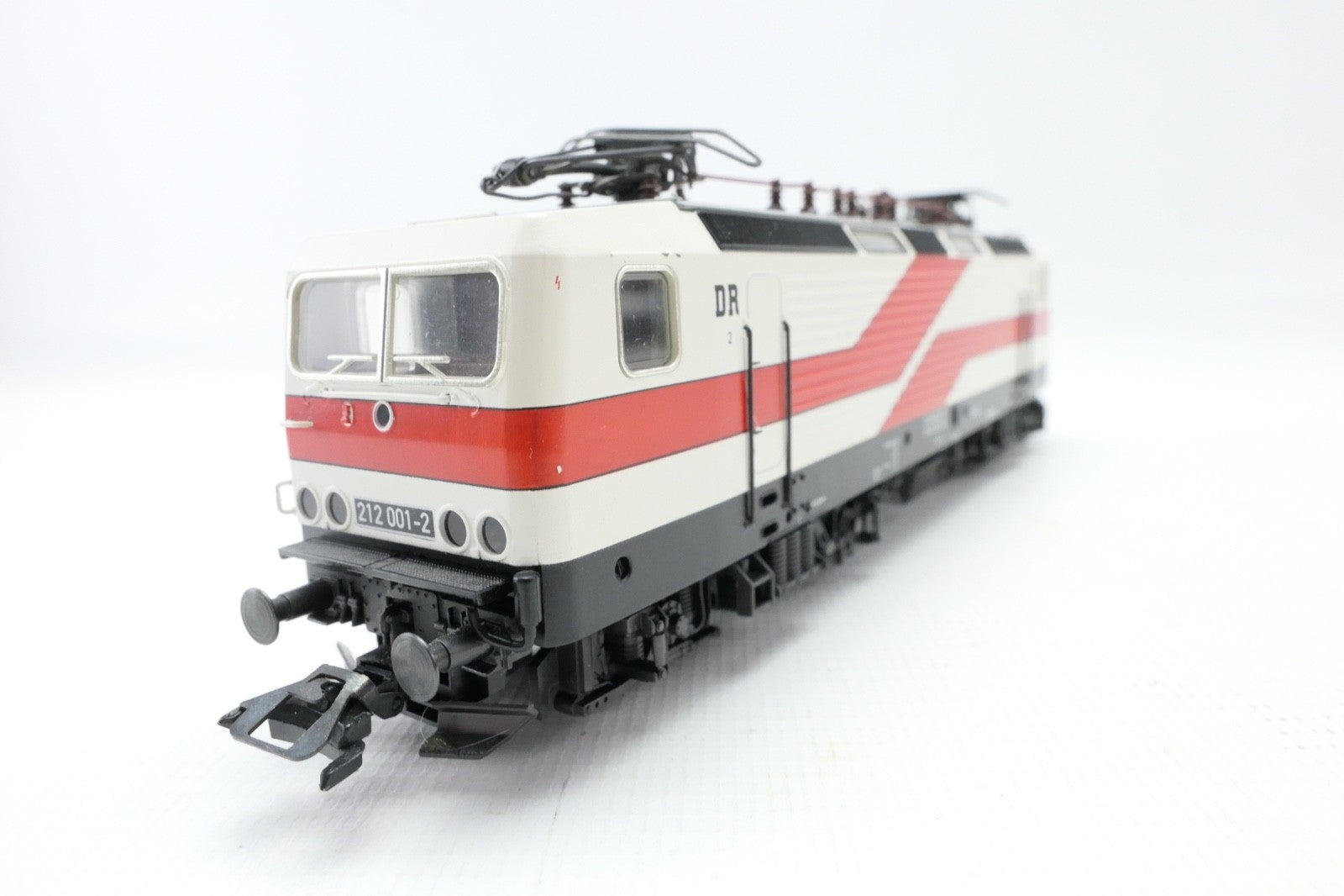 Märklin H0 34411 E-Lok BR 212 001-2 der DR, WS, Delta Digital in EVP.4