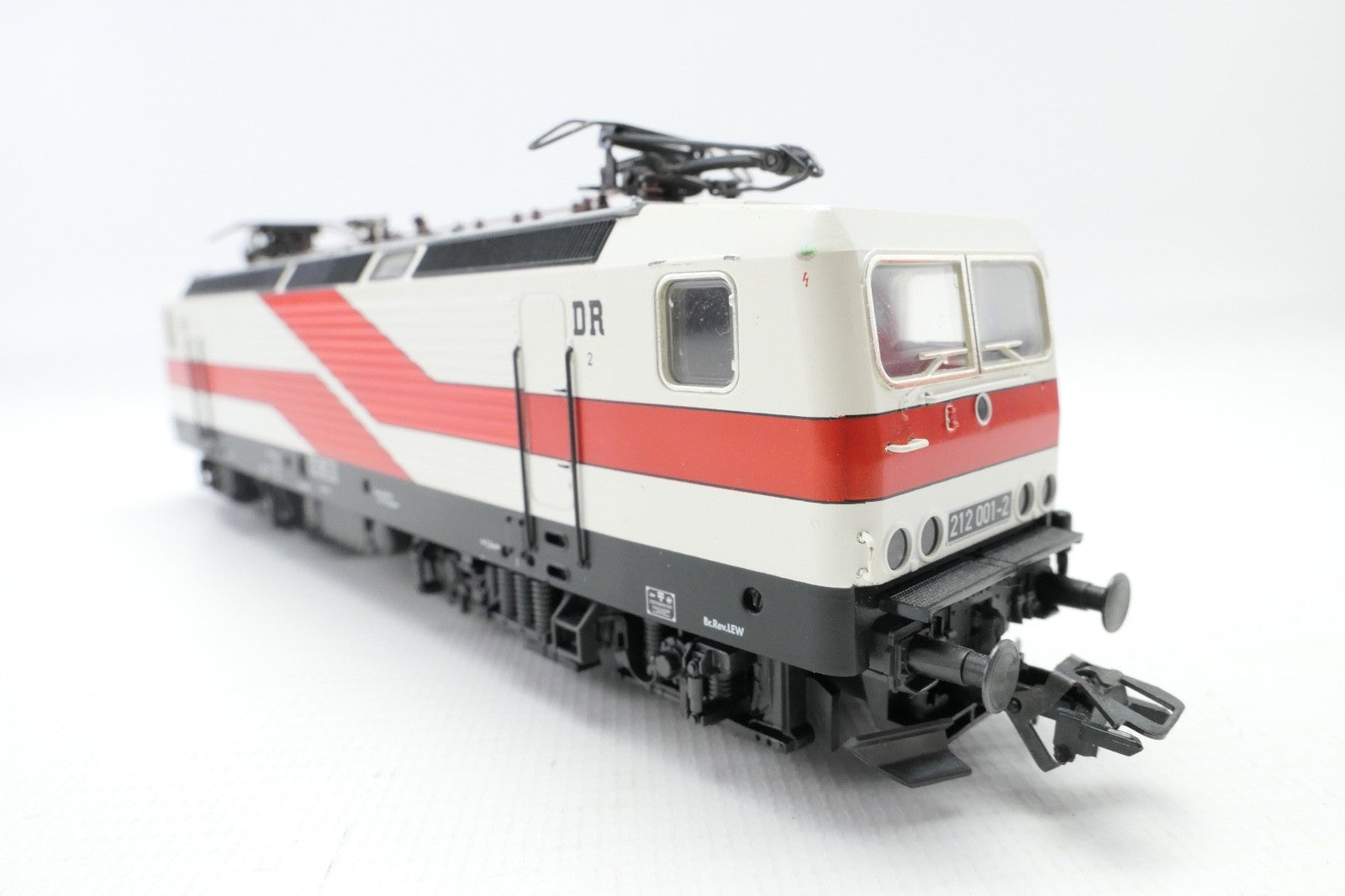 Märklin H0 34411 E-Lok BR 212 001-2 der DR, WS, Delta Digital in EVP.5