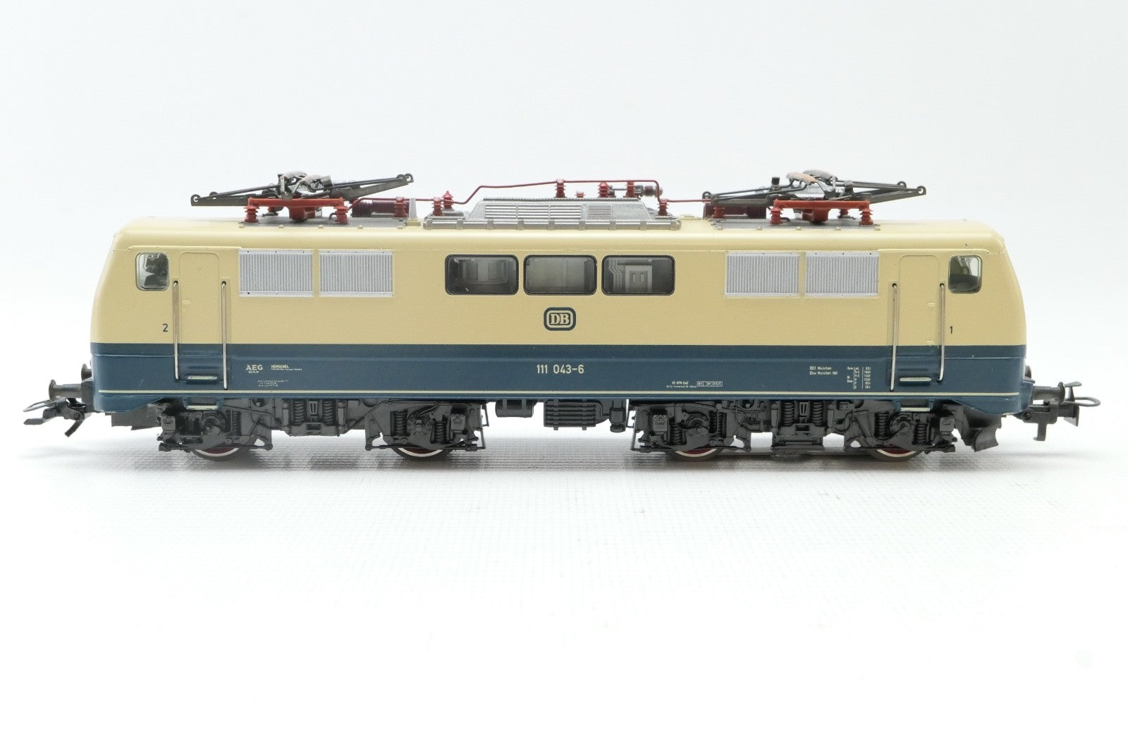 Märklin H0 3042 E-Lok BR 111 043-6 der DB, Analog, in OVP.3