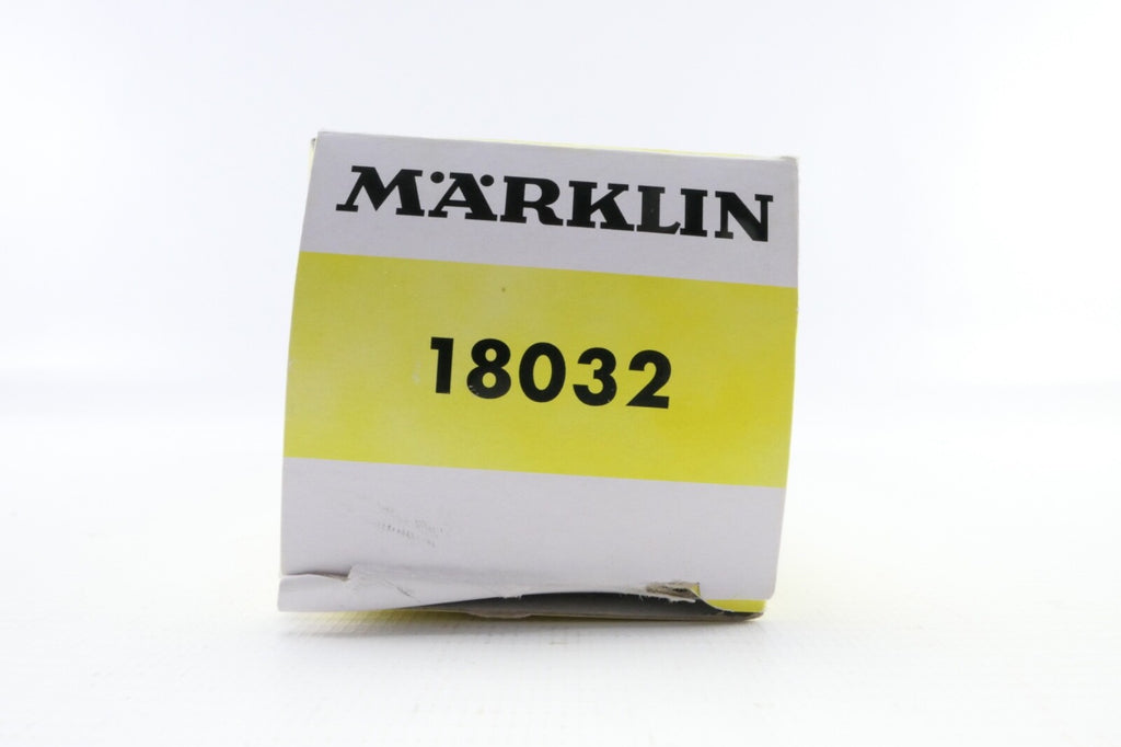 Märklin 18032 Treibstofftankwagen 1:87 in OVP.11