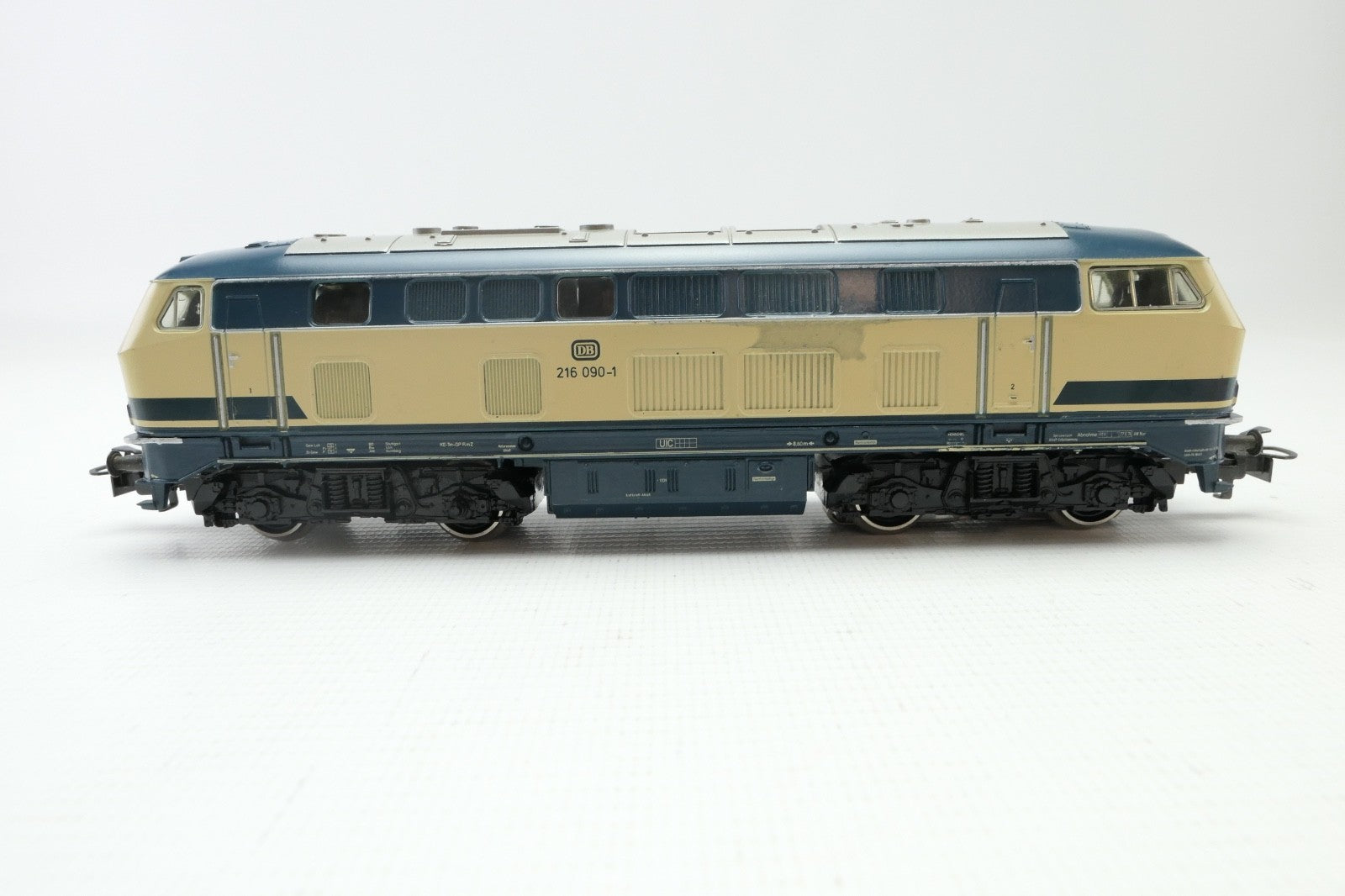 Märklin H0 3074 Diesellok BR 216 090-1 der DB, Analog in OVP.6