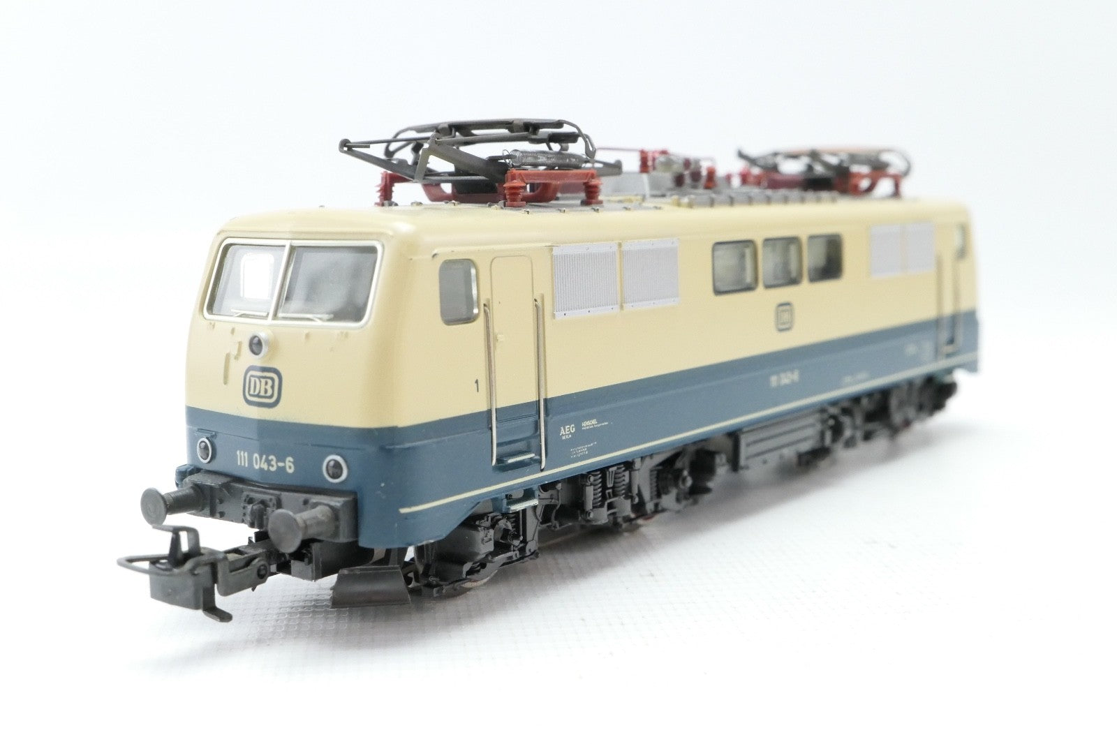Märklin H0 3042 E-Lok BR 111 043-6 der DB, Analog, in OVP.1