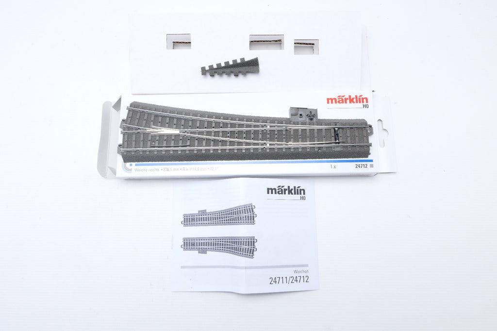 Märklin H0 24712 Weiche rechts 236,1mm, Radius 1114,6mm, 12,1 Grad, NEU! in OVP.0