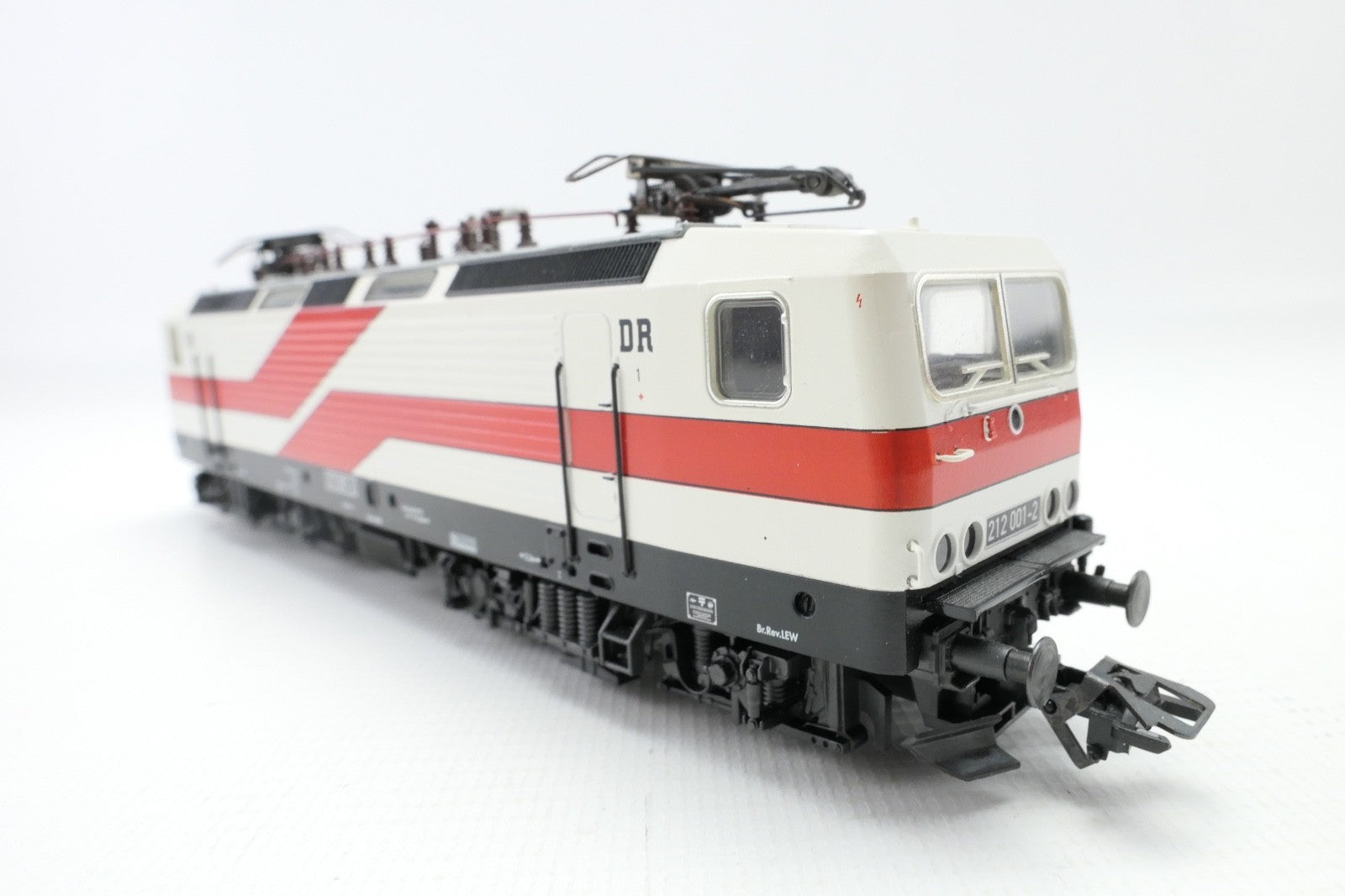 Märklin H0 34411 E-Lok BR 212 001-2 der DR, WS, Delta Digital in EVP.2