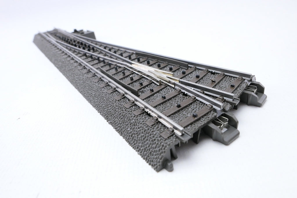Märklin H0 24711 Weiche links, 236,1mm , Radius 1114,6mm, 12,1 Grad, NEU !,OVP.2