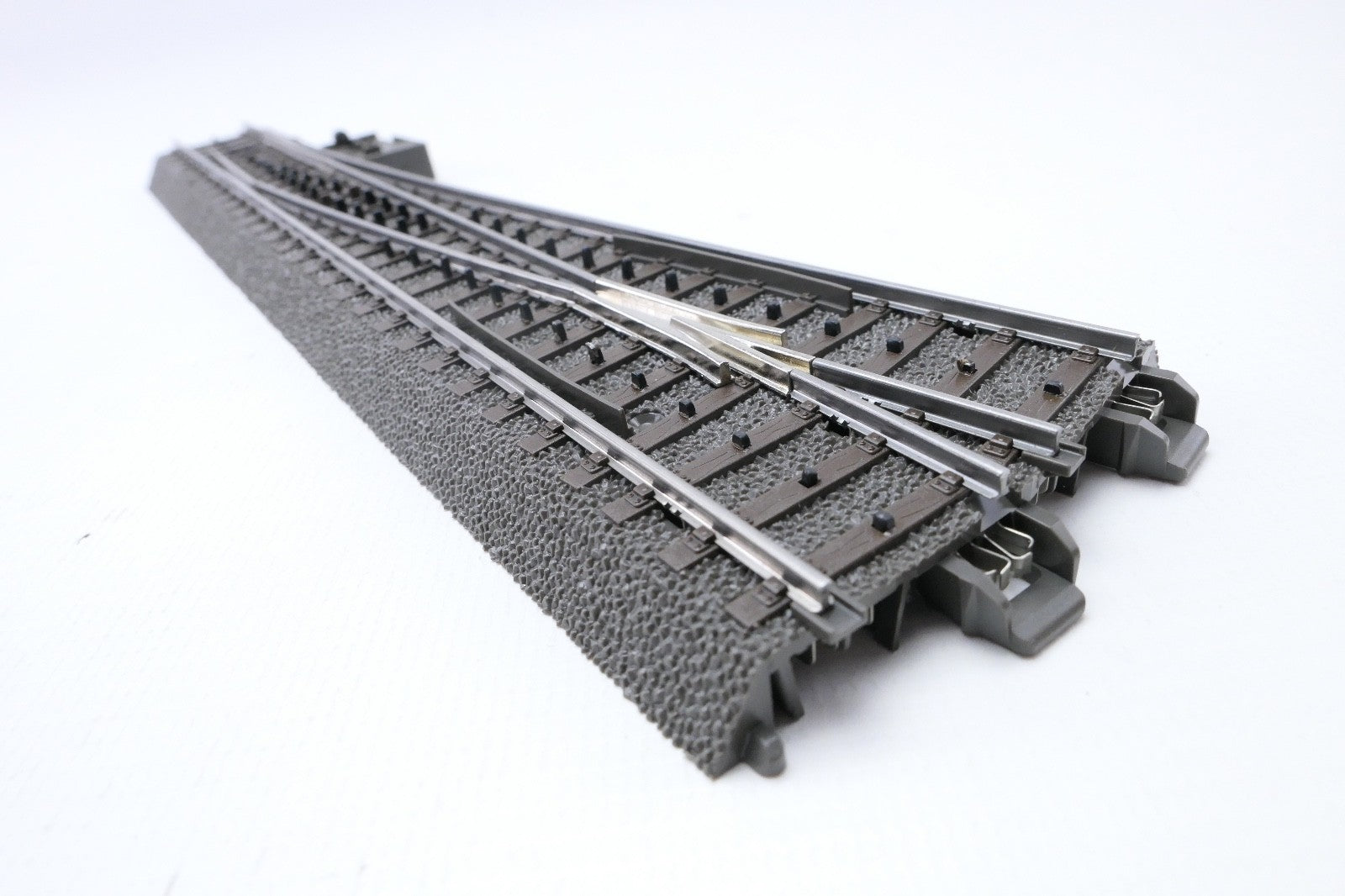 Märklin H0 24711 Weiche links, 236,1mm , Radius 1114,6mm, 12,1 Grad, NEU !,OVP.2