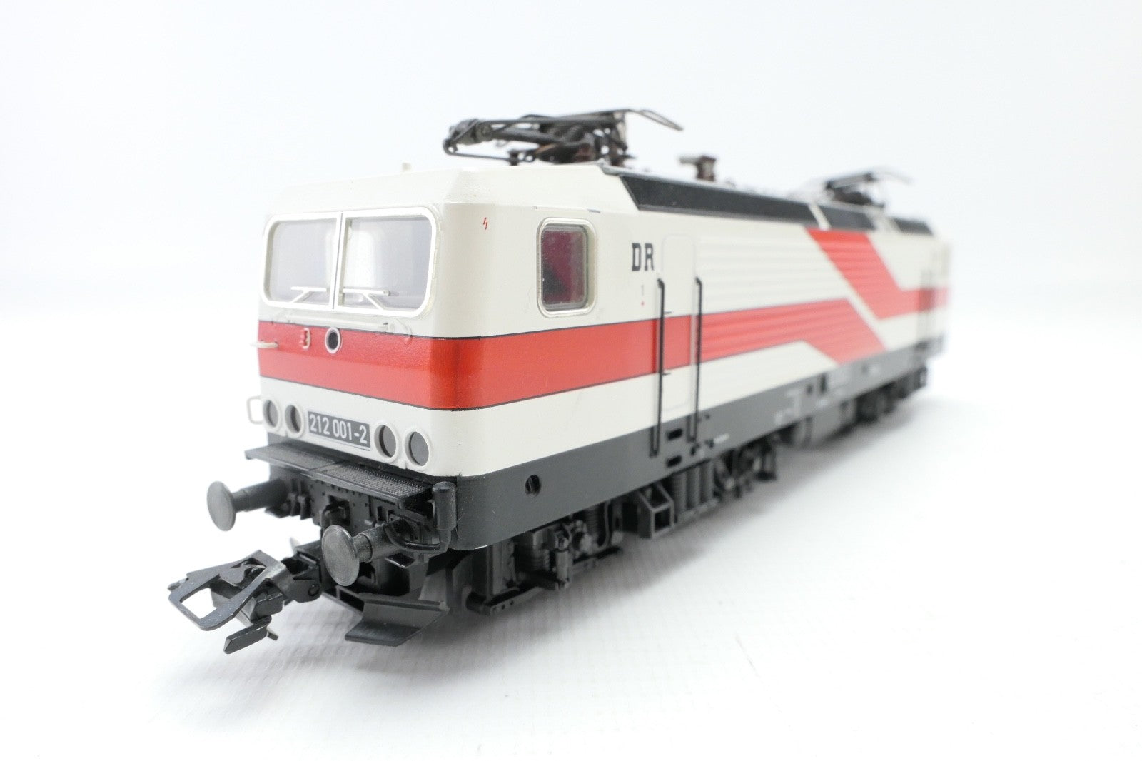 Märklin H0 34411 E-Lok BR 212 001-2 der DR, WS, Delta Digital in EVP.1